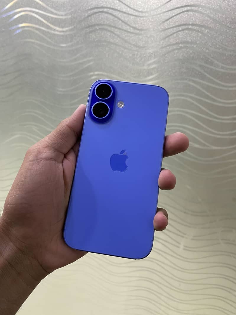 Apple iPhone 16 0