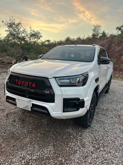 Toyota Hilux Revo GR 2024