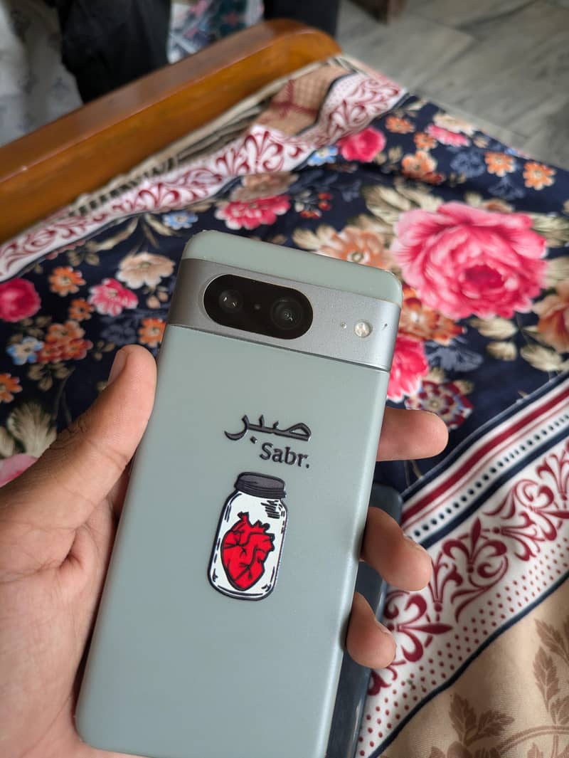 Google Pixel 8 1