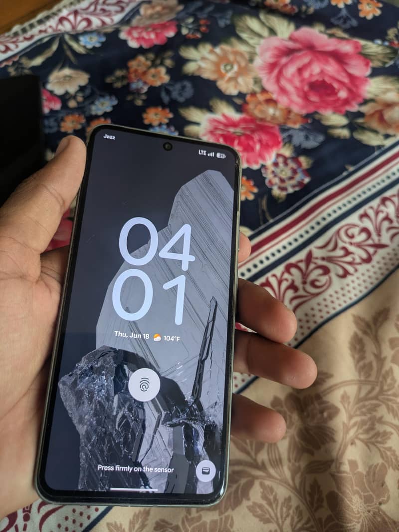 Google Pixel 8 6