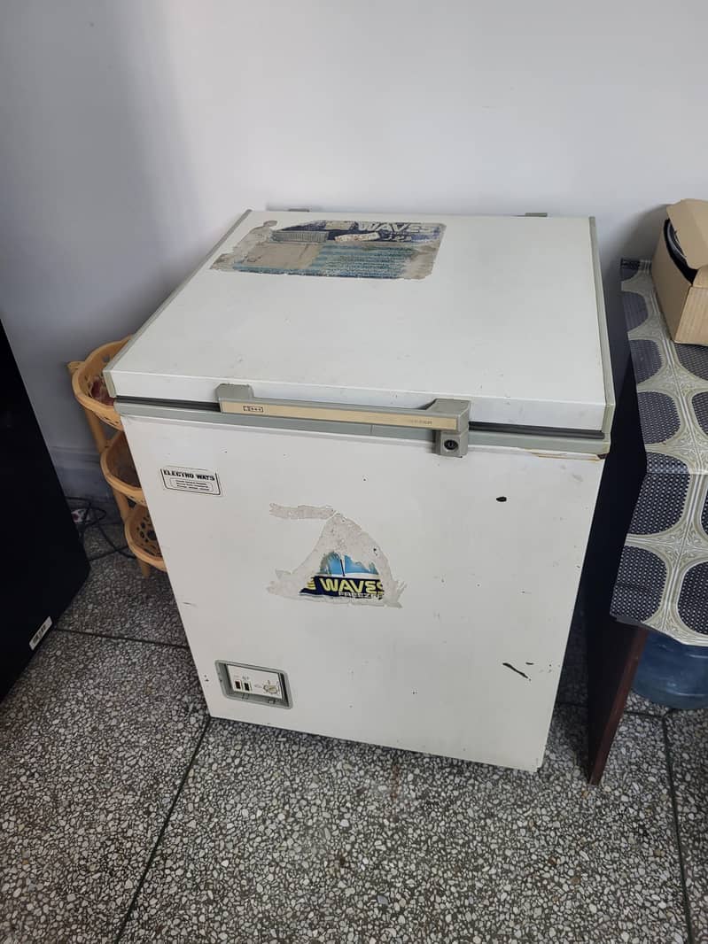 Single Door Freezer (Waves) 0