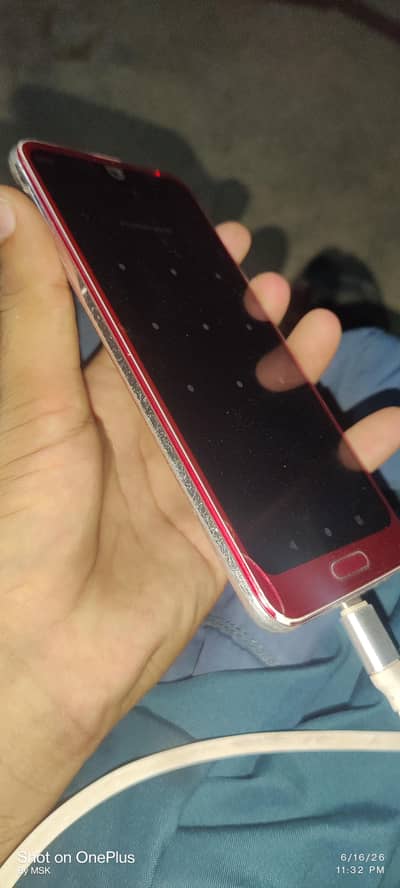 Sharp Aquos R2