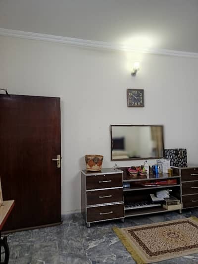 1 Kanal Lower Portion 2 Bedroom Attach Washroom TV lounge Drawing Room Kicthen Dining Room