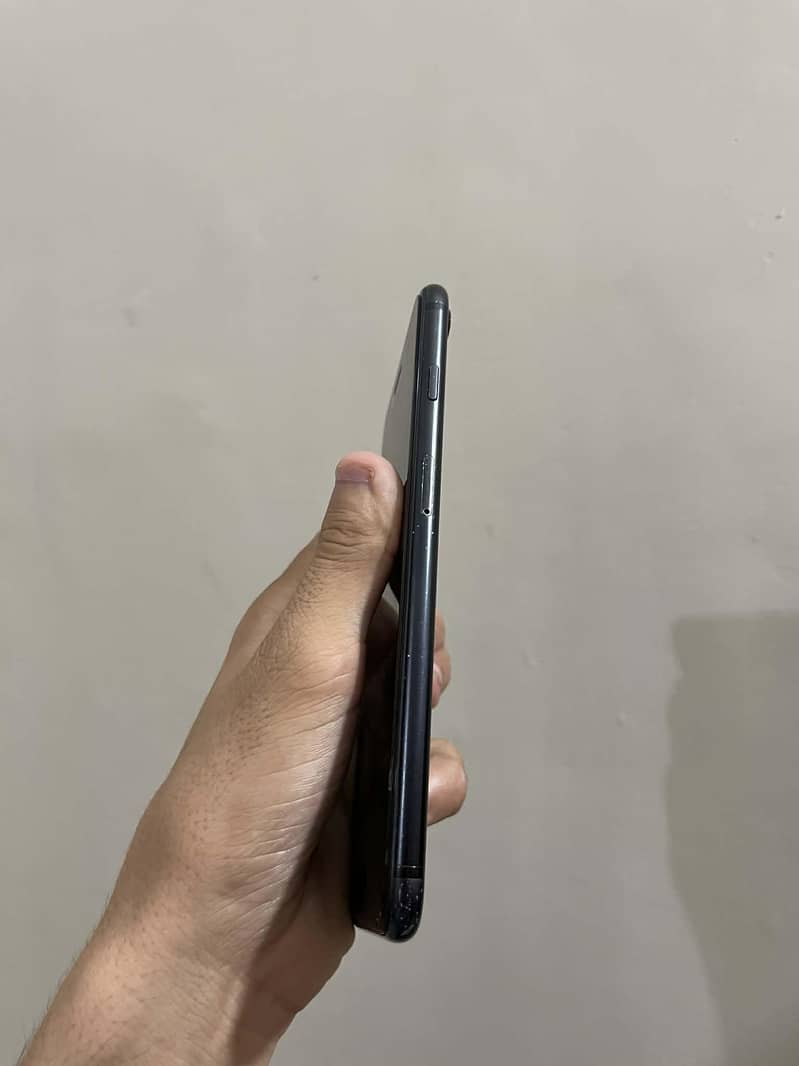 Apple iPhone 7 Plus 4