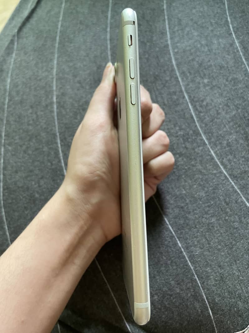 Apple iPhone 7 Plus 4