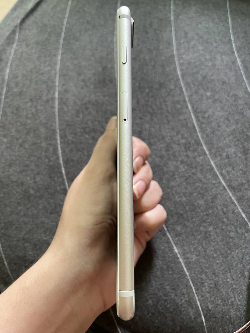 Apple iPhone 7 Plus 5