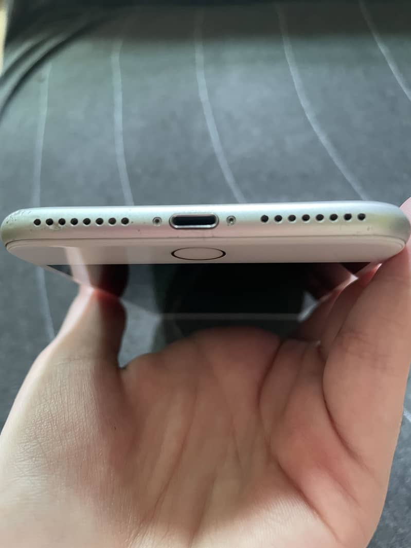 Apple iPhone 7 Plus 6