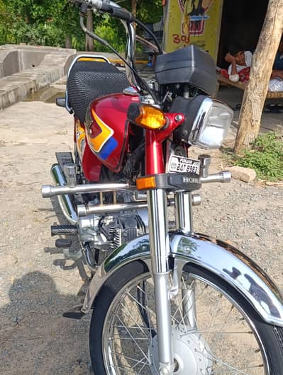 Honda CD70 for sale 2025 model All genuine no accident , PAF se nikla
