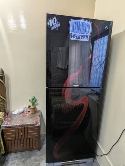 Refrigerator jumbo freezer