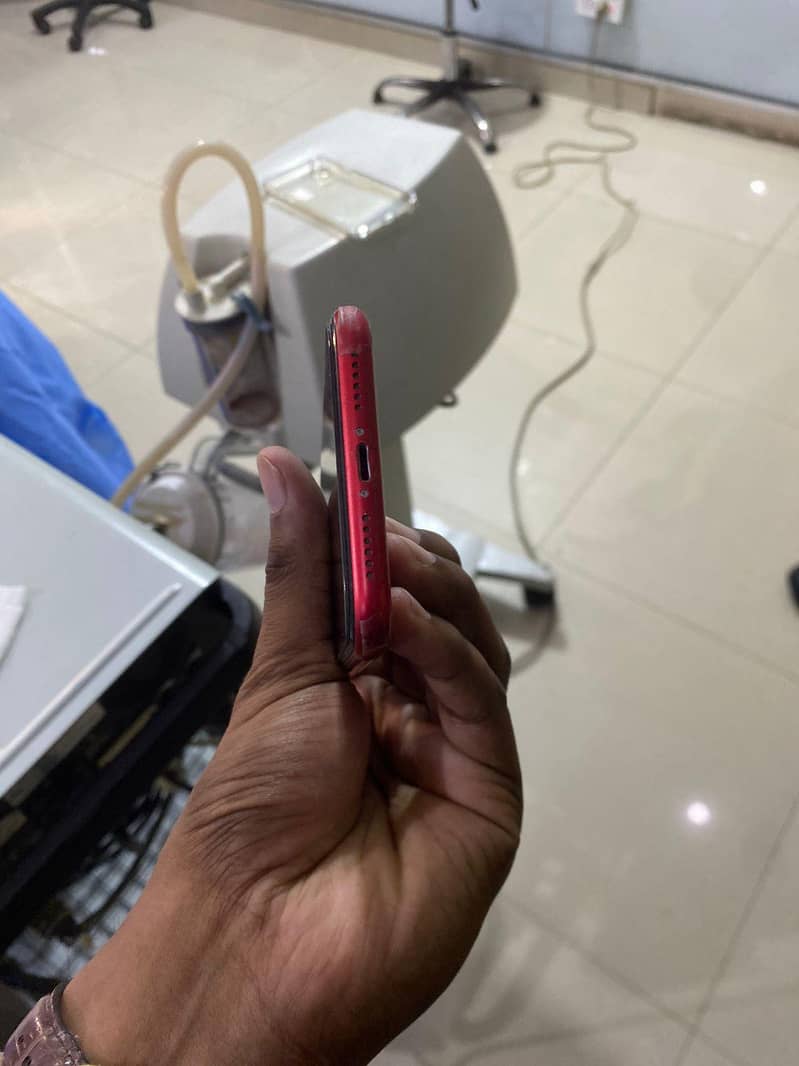 Apple iPhone 11 0