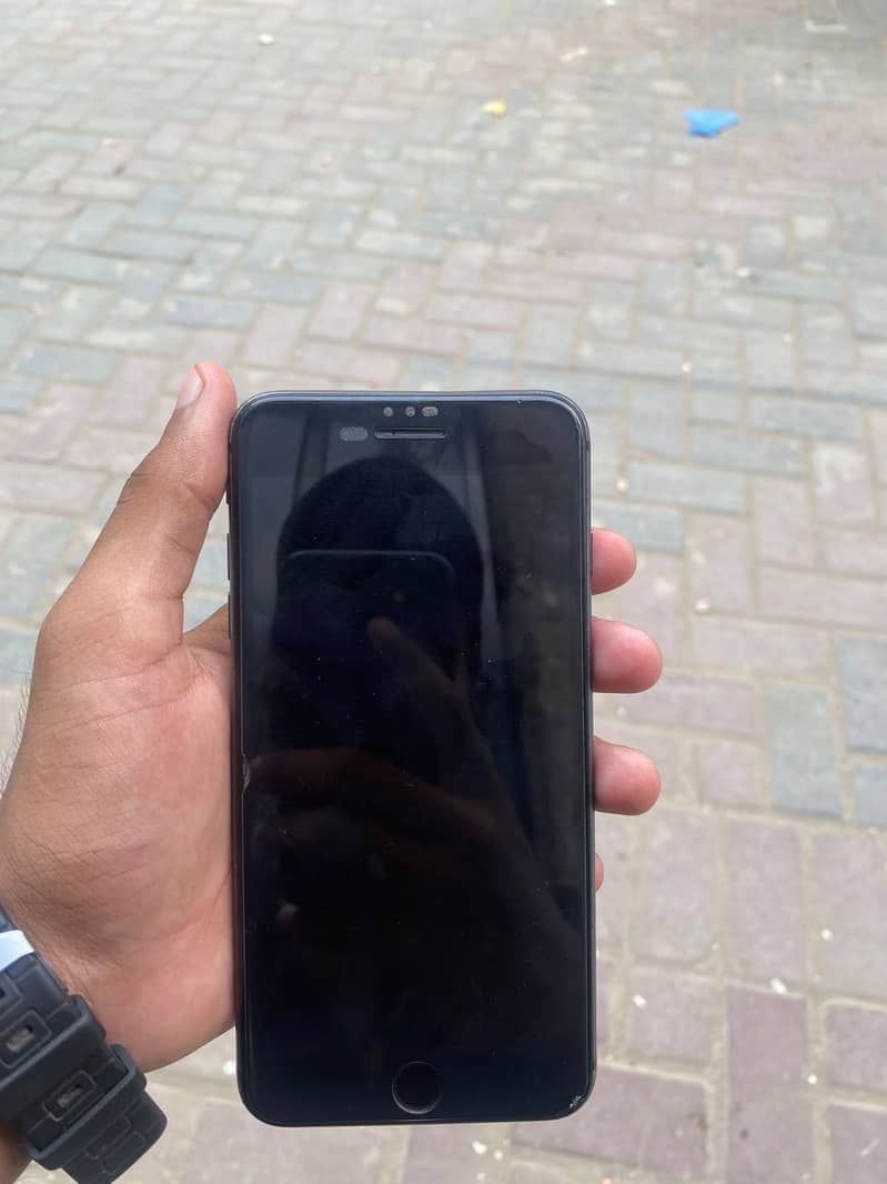 Apple iPhone 8 Plus 0