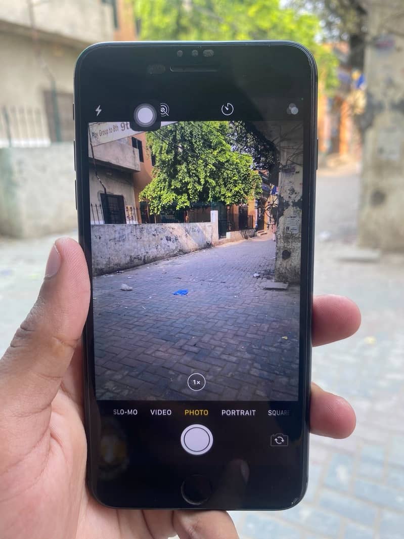 Apple iPhone 8 Plus 2