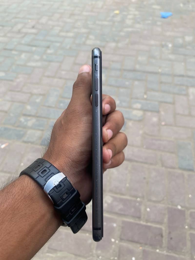 Apple iPhone 8 Plus 5