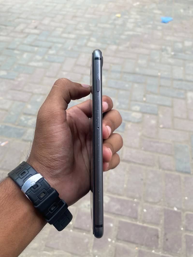 Apple iPhone 8 Plus 6