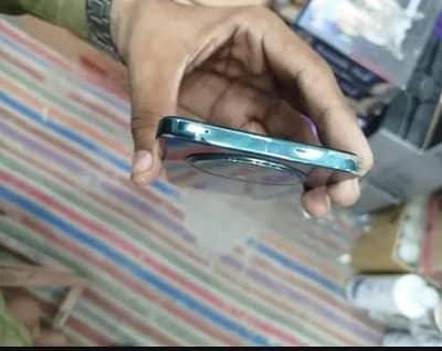 OPPO Reno 12 F