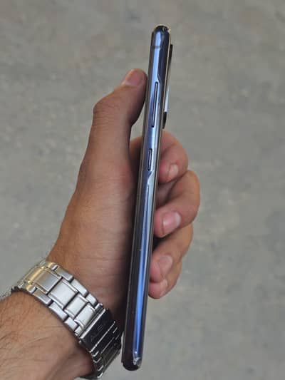Samsung Mobile S20 FE 5g.