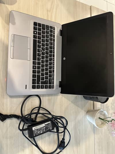 10/10 working HP laptop. . 8gb ram AMD pro windows 10, Price is negotia