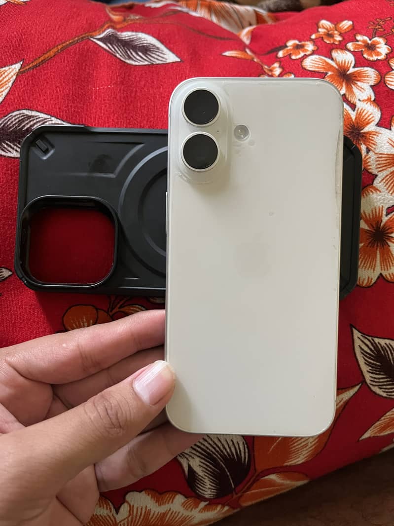 Apple iPhone 16 2