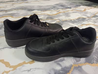 Nike Style Shoes for Men | Black Sneakers | Excellent Condition