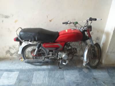 king hero 2011 model urgent sale. pesy munasib ho jaen gy. 03185436621