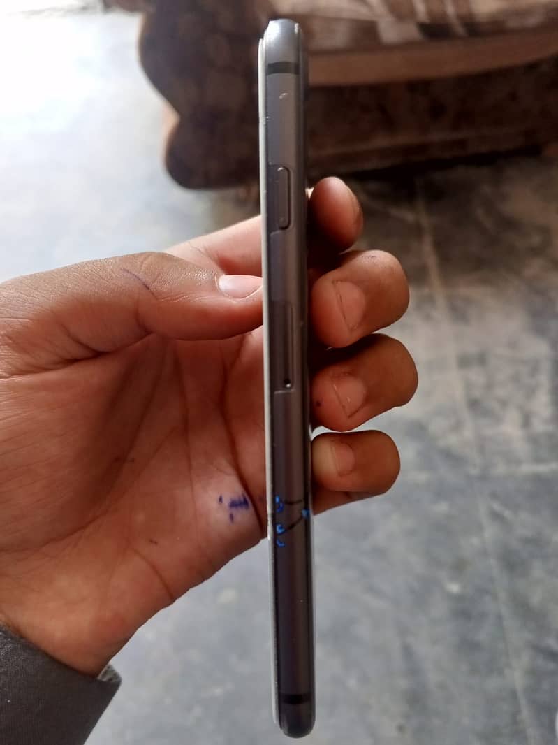 Apple iPhone 8 1