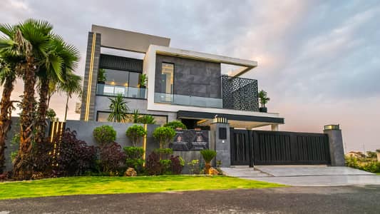 Near Mcdonald's 1 Kanal Most Beautiful Luxury Bungalow for Sale