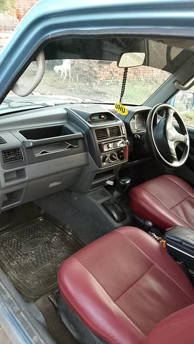 musthbushi Pajero meni 2000 model emport 2007 register Karachi atomic