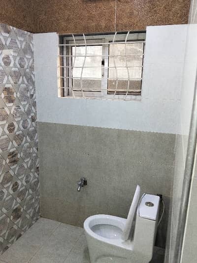 10 Marla New House Available For Rent