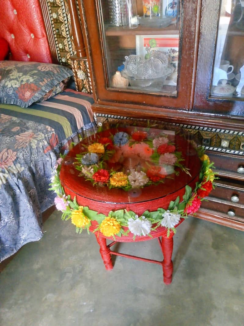 SIDE TABLE. 4