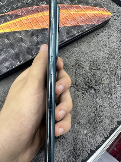 Vivo V30