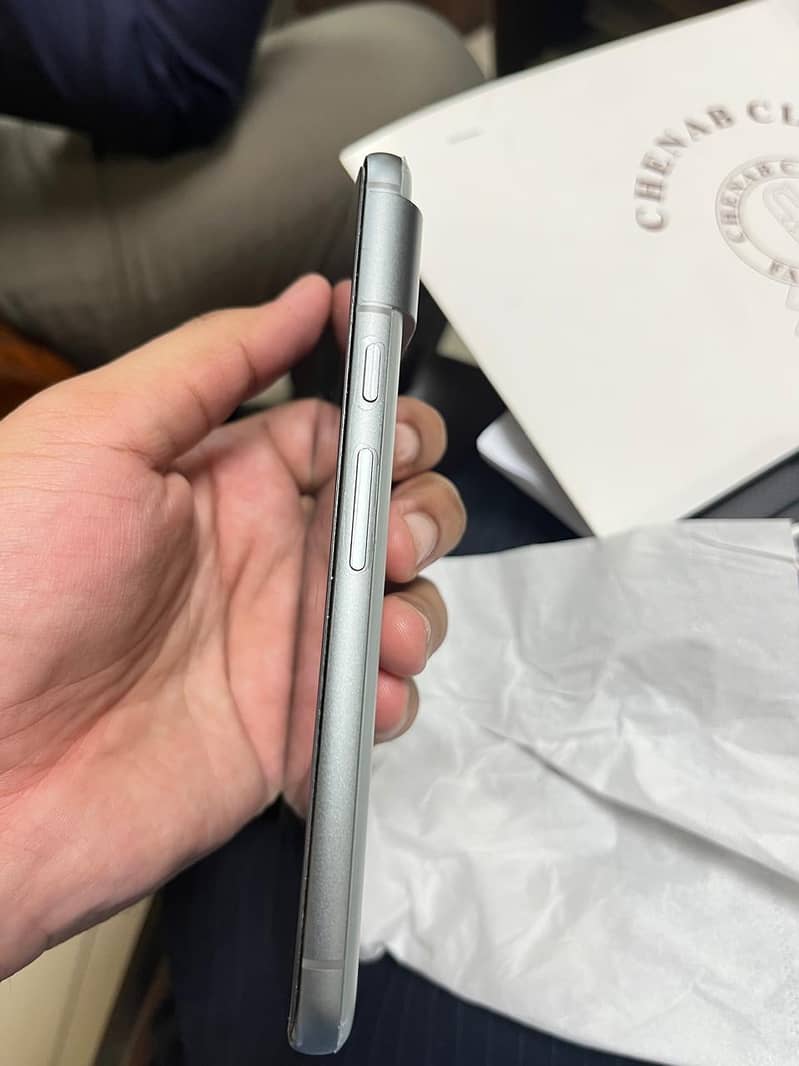 Google Pixel 8 3