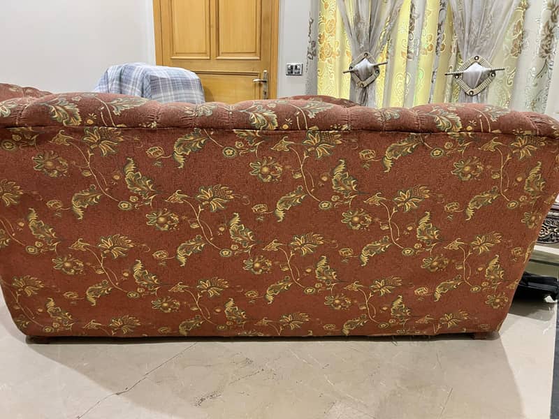 2 sofa set and 3 table set 4