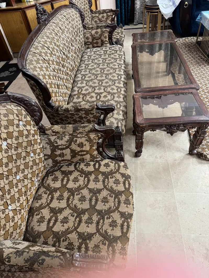 2 sofa set and 3 table set 18