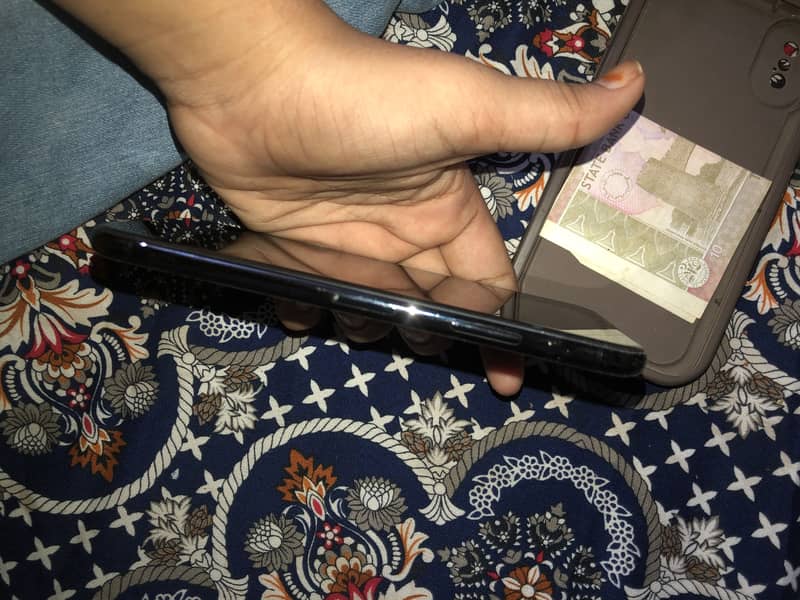 Apple iPhone X 5