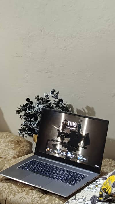 HP ZBook Studio G7 | i7 10th gen | 16 GB RAM | 4GB Quadro Graphics