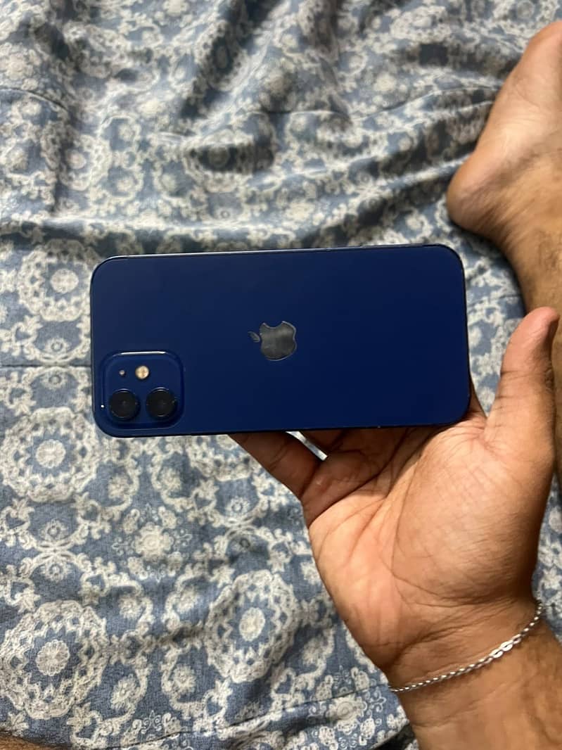 Apple iPhone 12 6