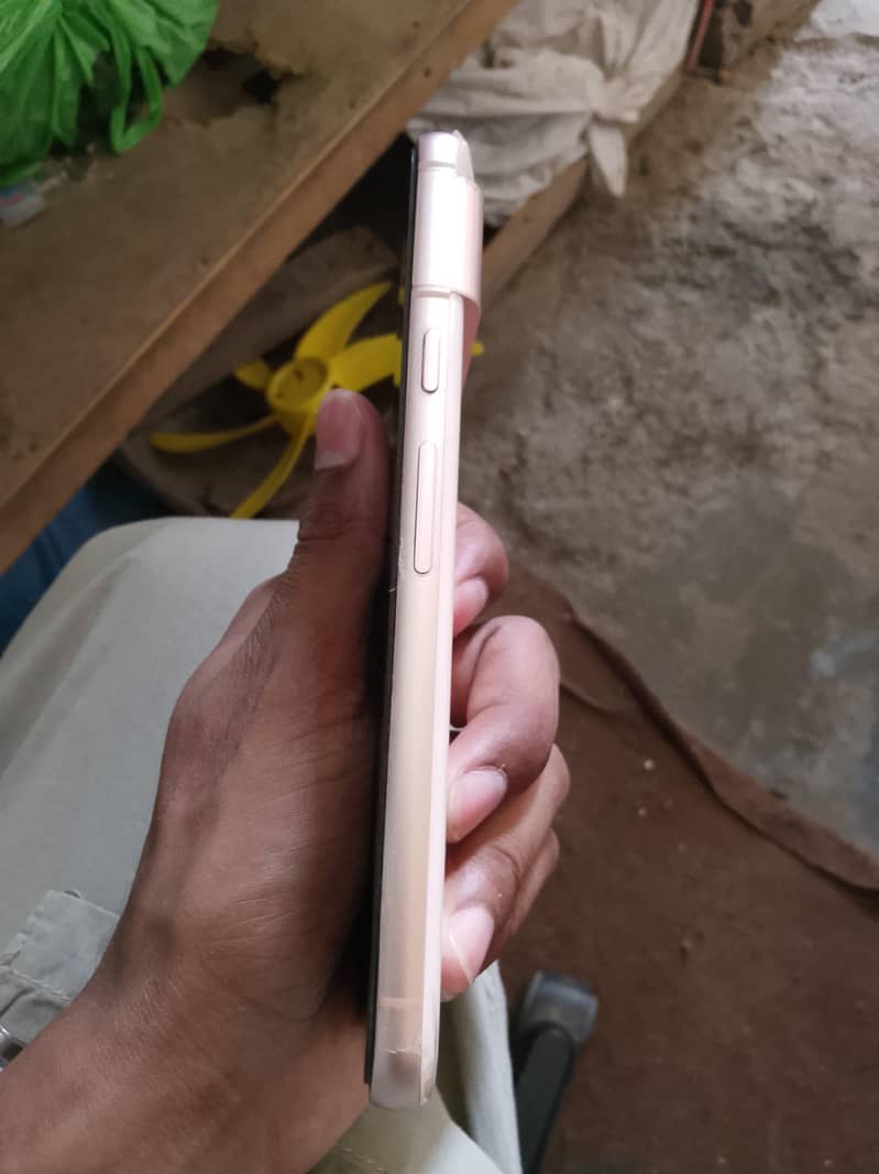 Google Pixel 8 2