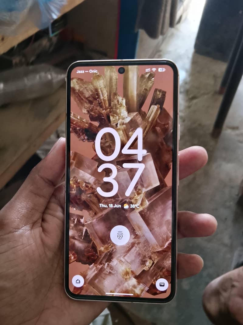 Google Pixel 8 5