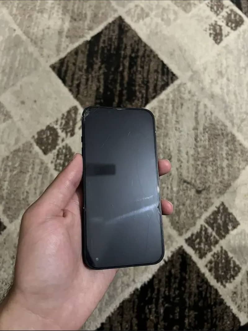 Apple iPhone 13 1