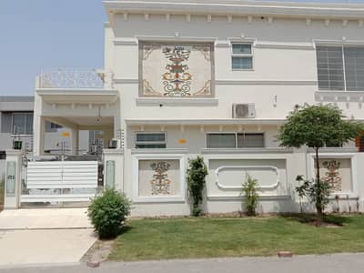 Separate Gate Corner 1 Kanal Upper Portion Available For Rent in DHA Phase 7 Block S