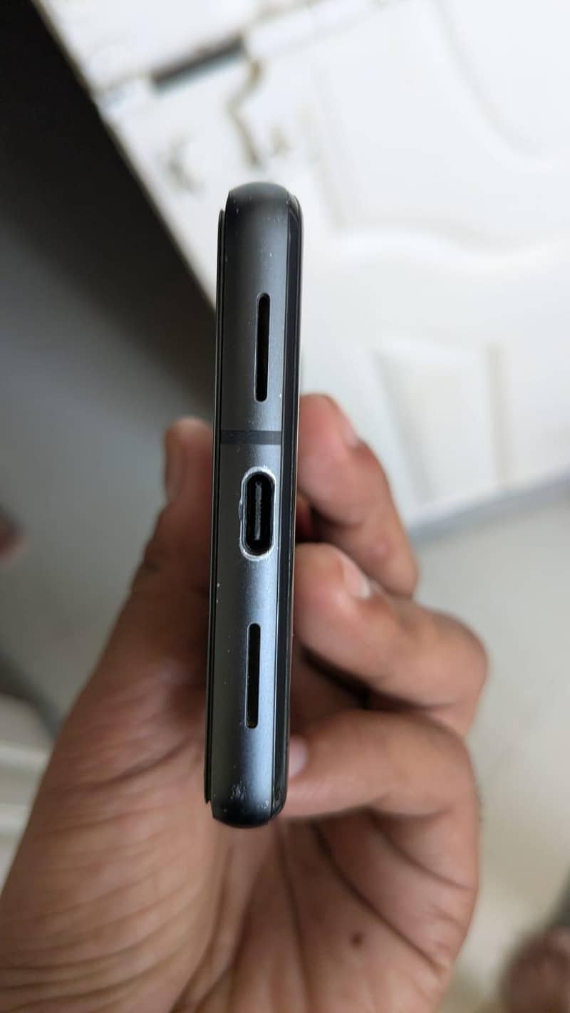 Google Pixel 7 4