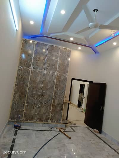 VIP beautiful 10 Marla portion is available for rent in sabzazar Lahore