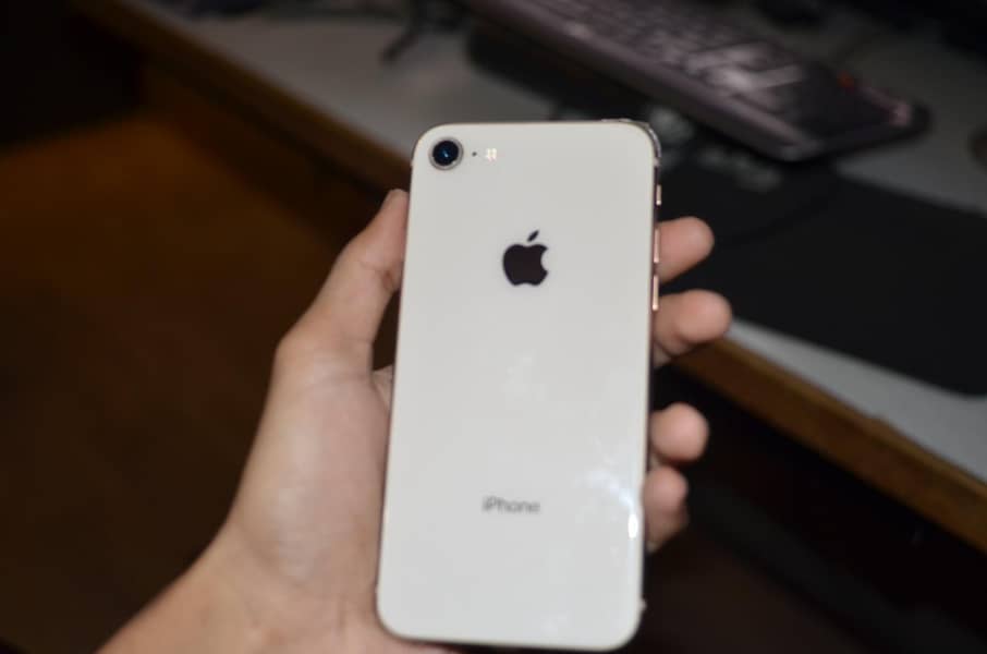 Apple iPhone 8 0