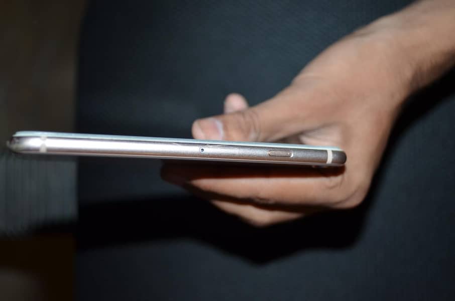 Apple iPhone 8 4