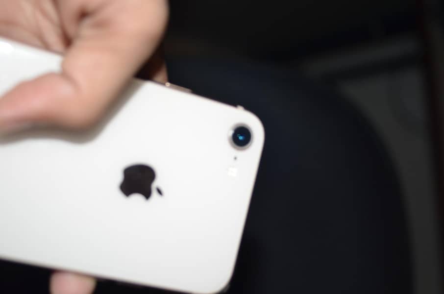 Apple iPhone 8 5