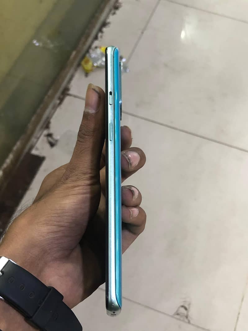One Plus 8T 4
