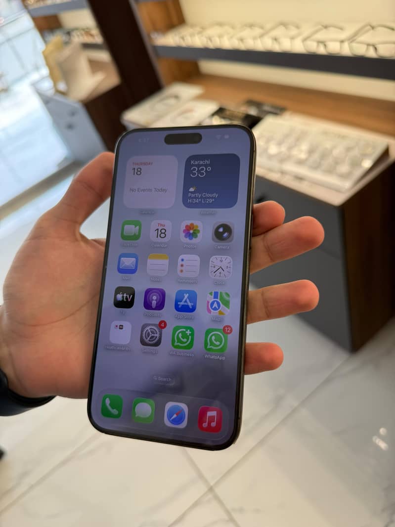 iPhone 15 pro max 3