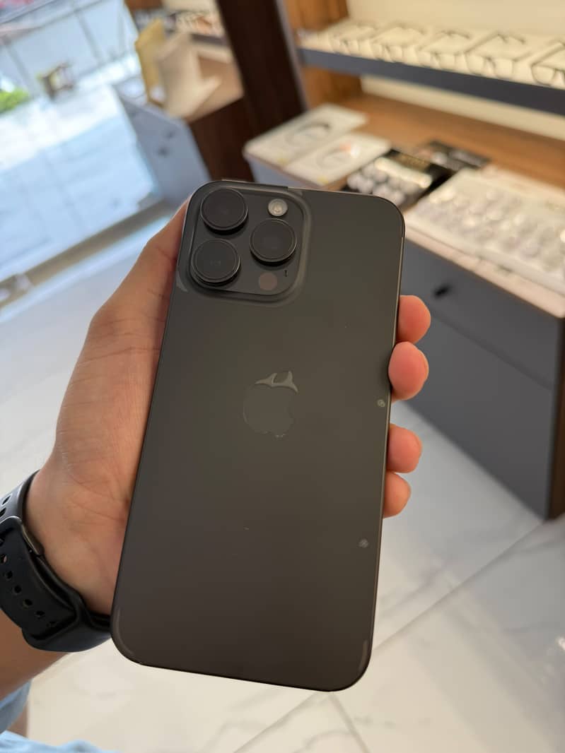 iPhone 15 pro max 4