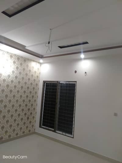 VIP beautiful 5 Marla portion is available for rent in sabzazar Lahore