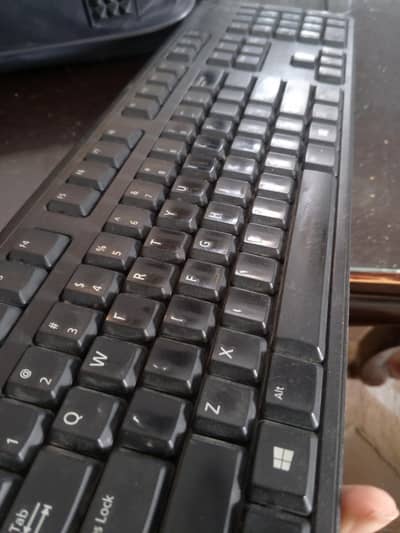 Dell keyboard in good condition only in 800rs